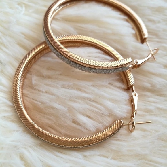 Gold & silver hoop earrings New - Picture 4 of 5